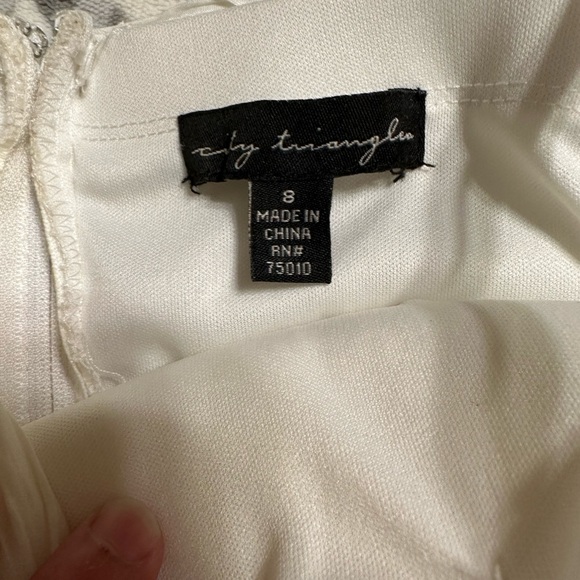 Wedding dress size 8 - Picture 3 of 6